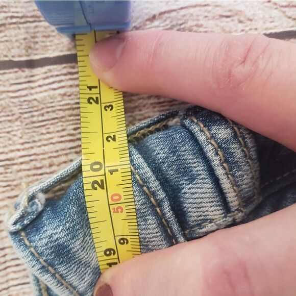 3 for $25 Old Navy Distressed Jean Skirt - Picture 7 of 11